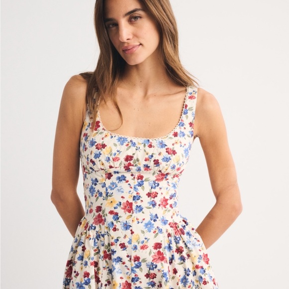 NWT Abercrombie Dylan dress midi floral - Picture 3 of 7
